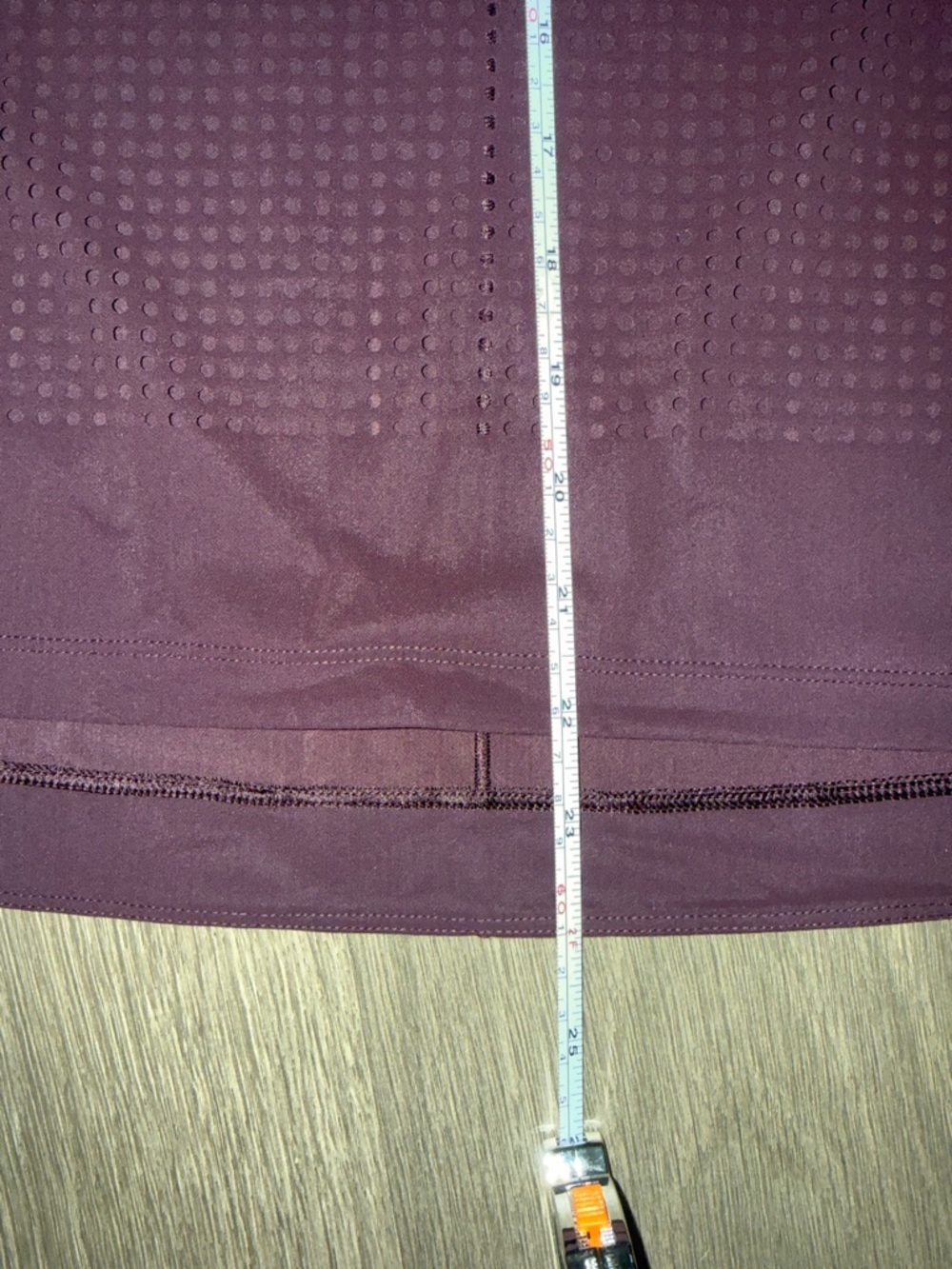 Lululemon Women’s Short Sleeve V-Neck Top in Plum - Picture 8 of 8